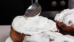 S čím smíchat slazené kondenzované mléko, abyste získali „božský“ krém na dort: rozhodně ne s máslem