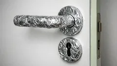 Alobal na klice jako „alarm“? Co umí a proč vám doma bezpečí nezajistí