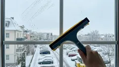 Odstranění škrábanců ze skla: 4 domácí způsoby, jak učinit drobné škrábance méně viditelnými